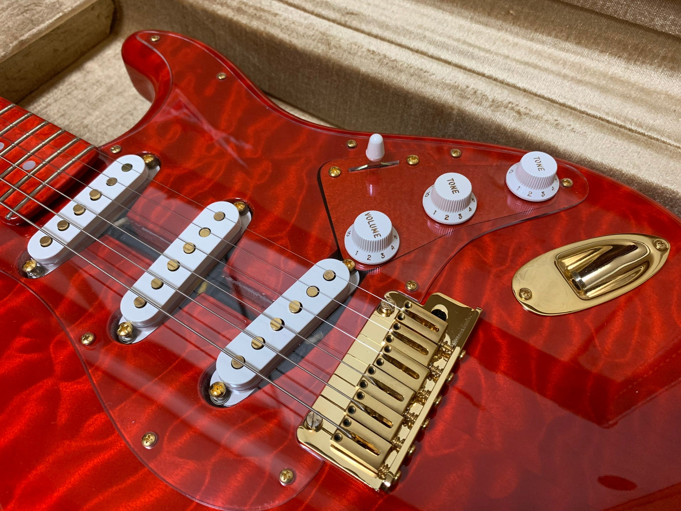 [신품] Fender Custom Shop MBS 5A Quilt Maple Stratocaster NOS Trans Red Burst by Dennis Galuszka 2023年製