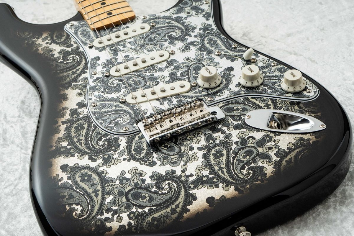 [한정부활] Fender Made in Japan Limited Stratocaster Black Paisley 【3.51kg】【JD25024683】